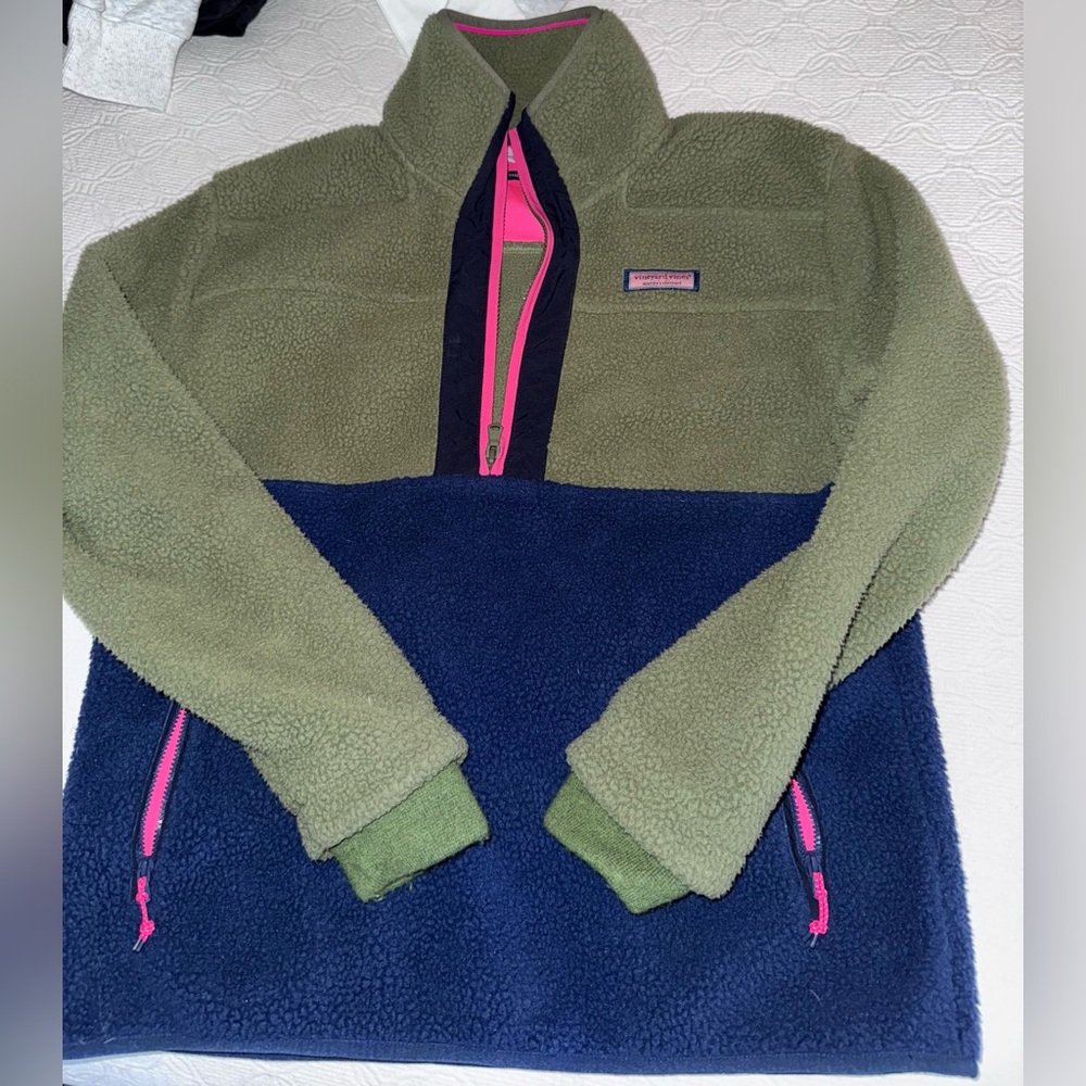 Vineyard vines shep shirt fleece olive green, navy and pink, small
